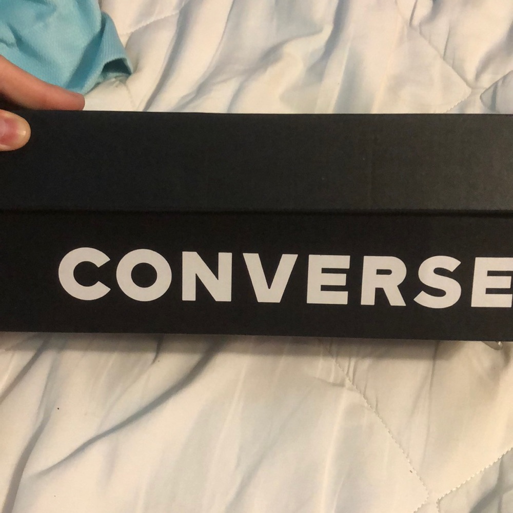 Converse - Picture 2 of 3